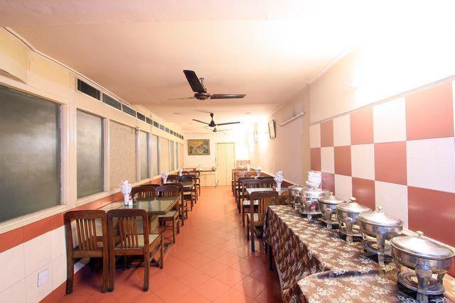 Oyo 15791 Flagship Hotel Executive Hazratganj Lucknow Buitenkant foto