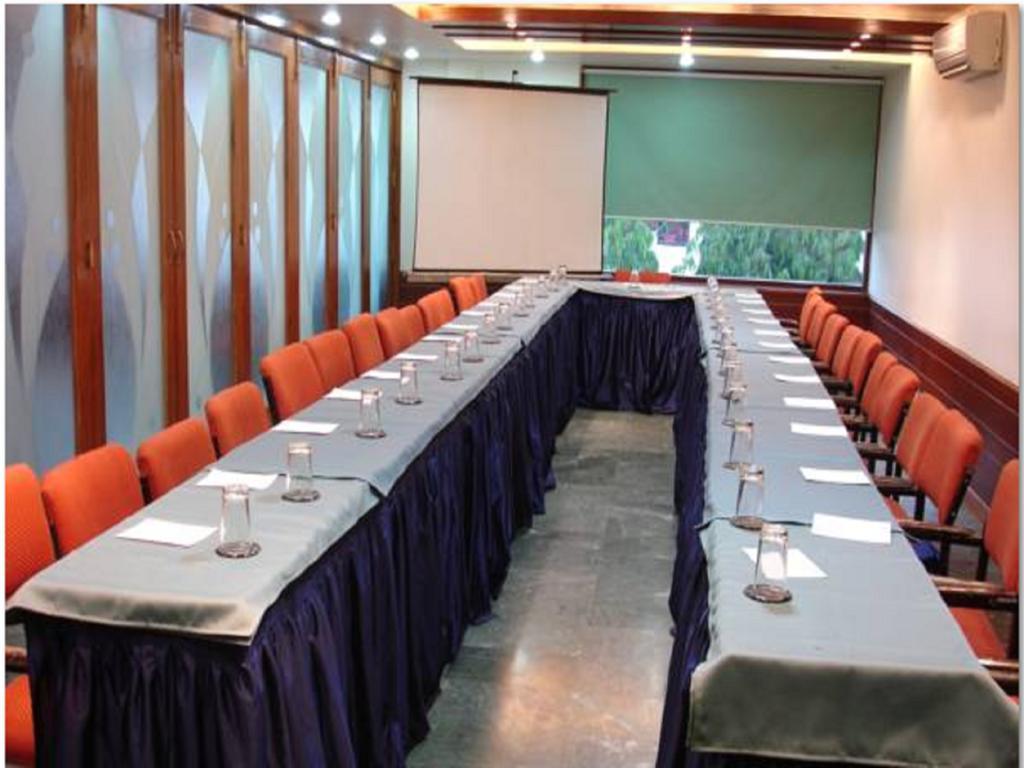 Oyo 15791 Flagship Hotel Executive Hazratganj Lucknow Buitenkant foto
