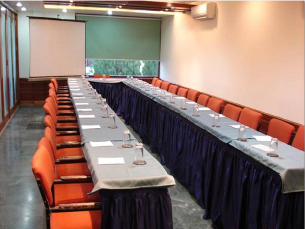 Oyo 15791 Flagship Hotel Executive Hazratganj Lucknow Buitenkant foto