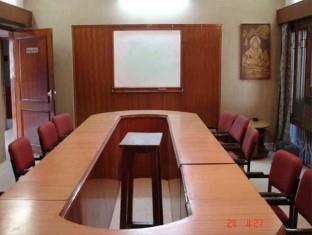 Oyo 15791 Flagship Hotel Executive Hazratganj Lucknow Buitenkant foto